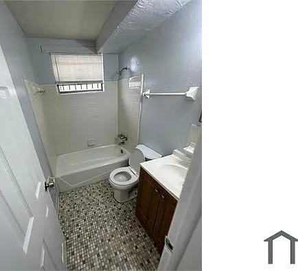 1625 W 26th St #1 — Photo 8