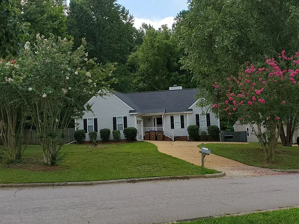 712 Hysop Ln