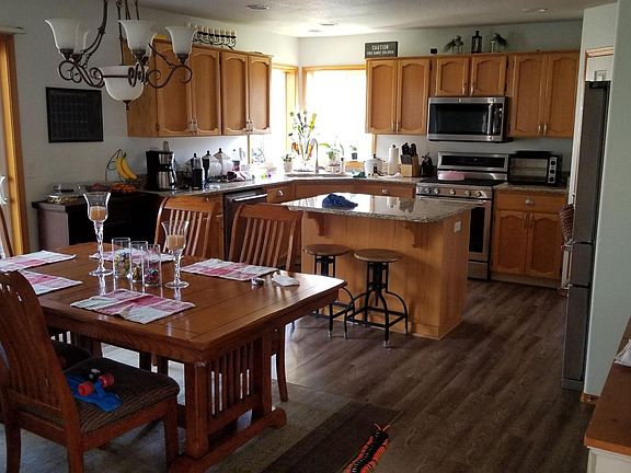 5th image of 18208 NE 33rd Cir