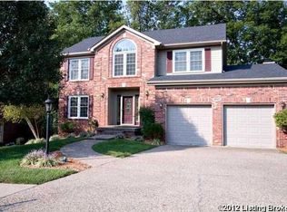4805 Chenwood Ln, Jeffersontown, KY 40299