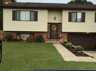 299 Raceview Dr, Ona, WV 25545