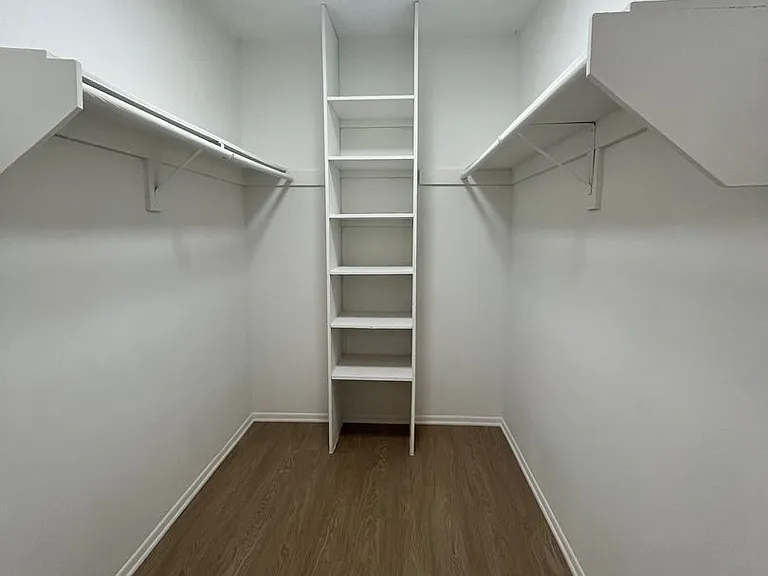 6310 Sylmar Ave — Photo 18