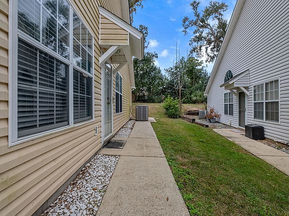 5th image of 3129 Camelliawood Cir W