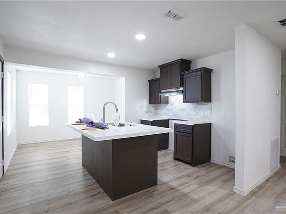 5th image of 1307 N Holland Ave