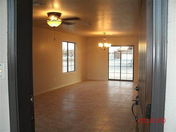 3rd image of 2429 E Bermudez St