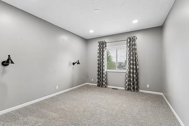 15307 Iowa St — Photo 10