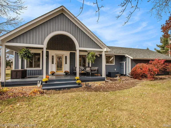 3206 Dartmouth Rd, Oxford, MI 48371