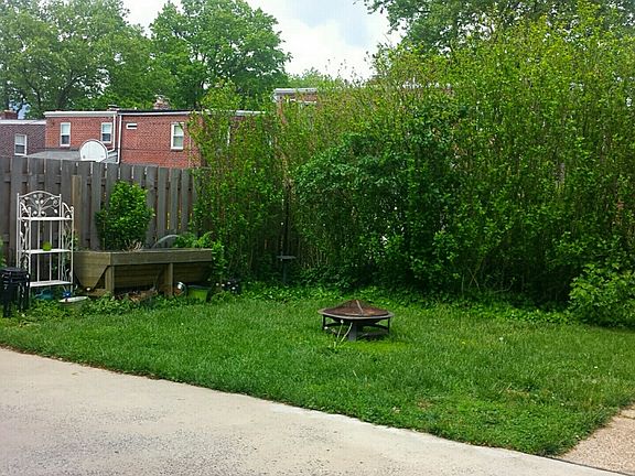 4th image of 1709 Sycamore St