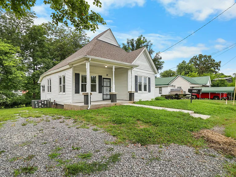 114 Emory St — Photo 4