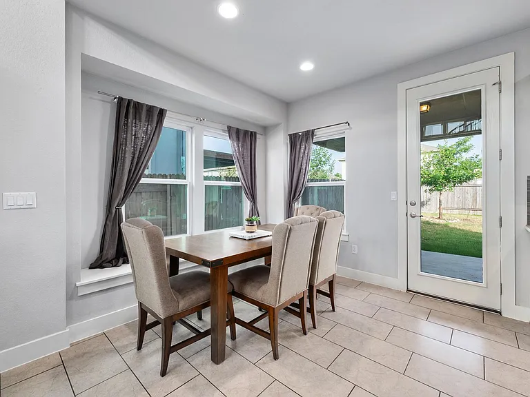 5412 Daimler Dr — Photo 10
