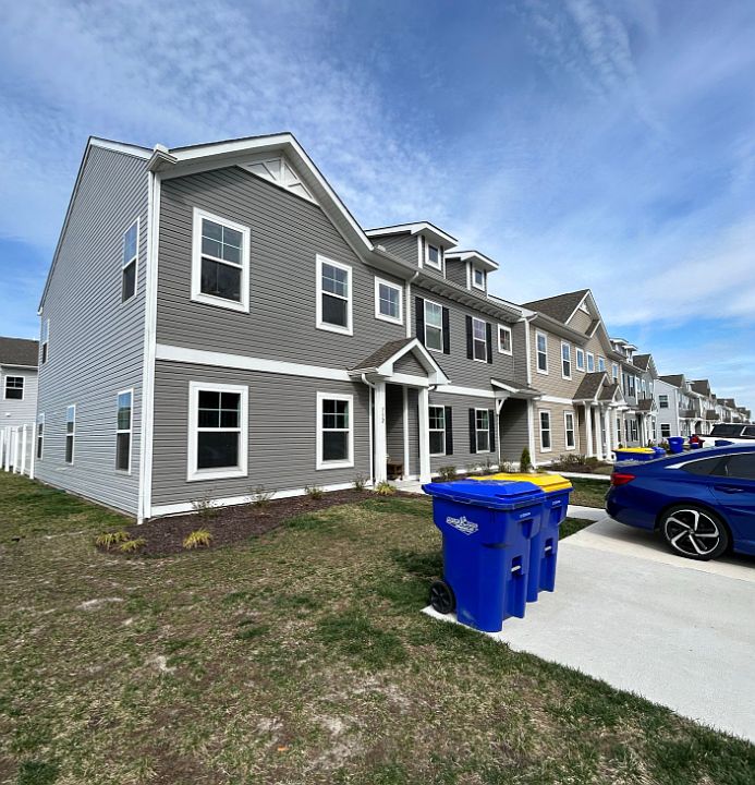 1st image of 724 Sylvia St
