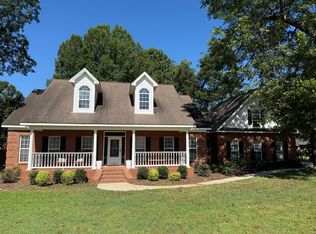 114 White Columns Dr, Kathleen, GA 31047