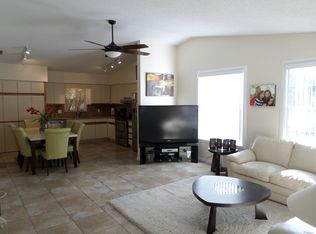 132 SE Jefferson Cir N, Saint Petersburg, FL 33703