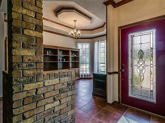 5th image of 1100 Berkshire Ct
