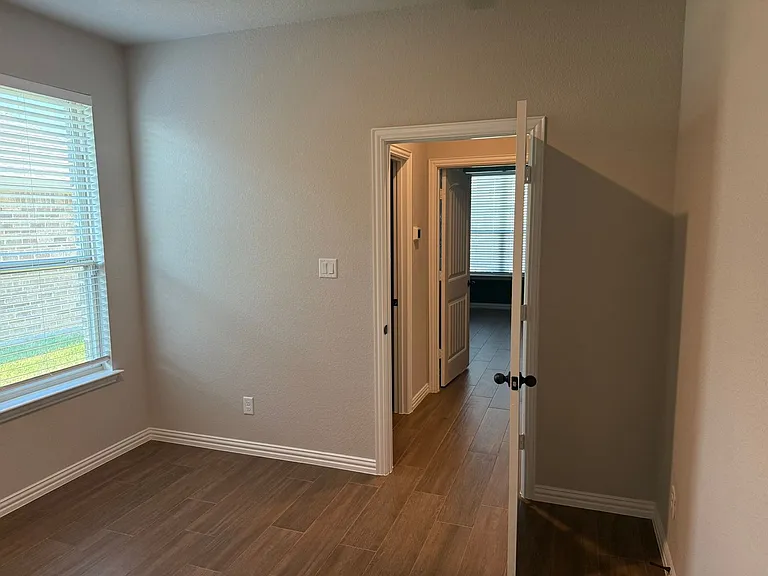 7608 Rothbury Dr — Photo 18