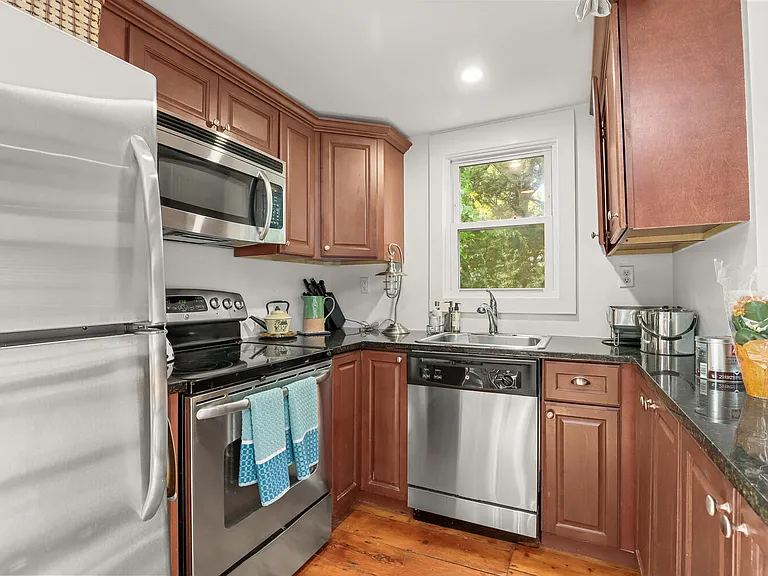 49 Hollow Tree Ridge Rd — Photo 9