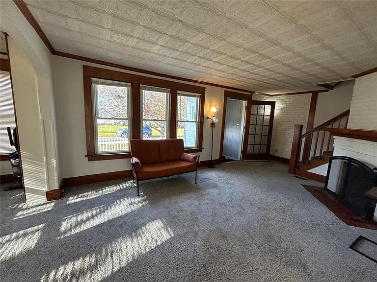 125 Windsor Rd — Photo 8