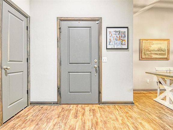 5th image of 610 Highland Dr