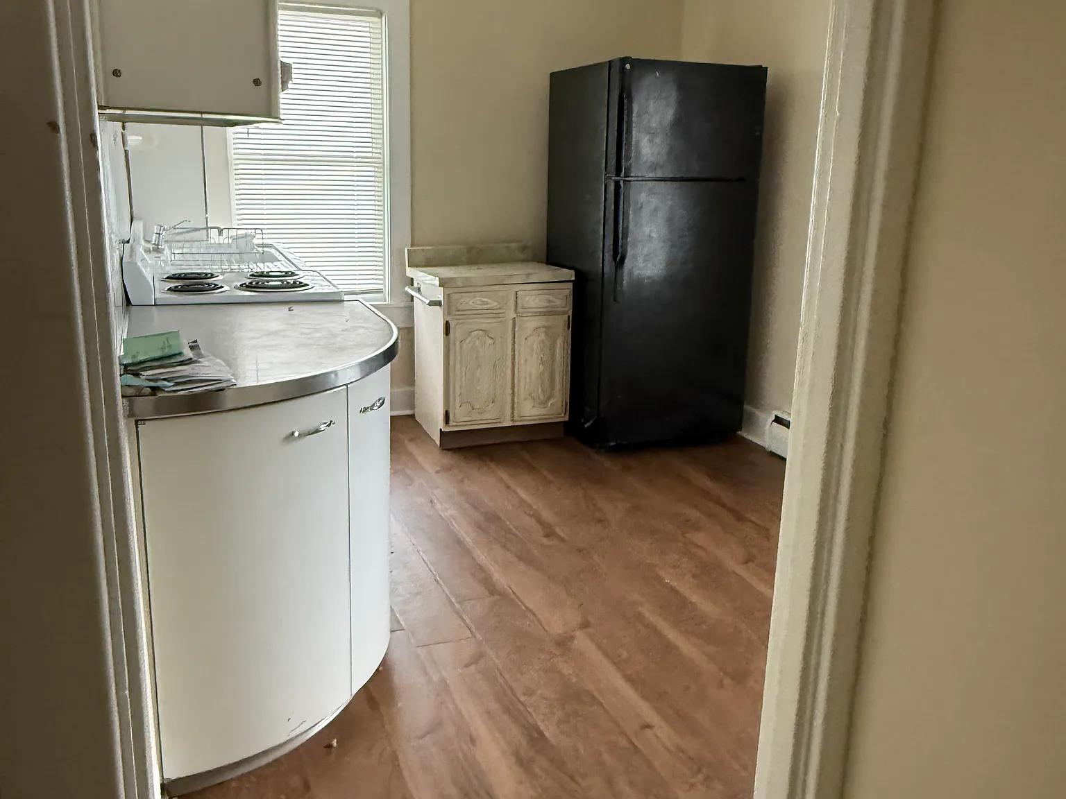 3 bed, 1500 sqft, $1,500 — Photo 2