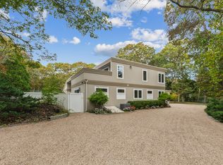 14 Woodland Ln, Quogue, NY 11959