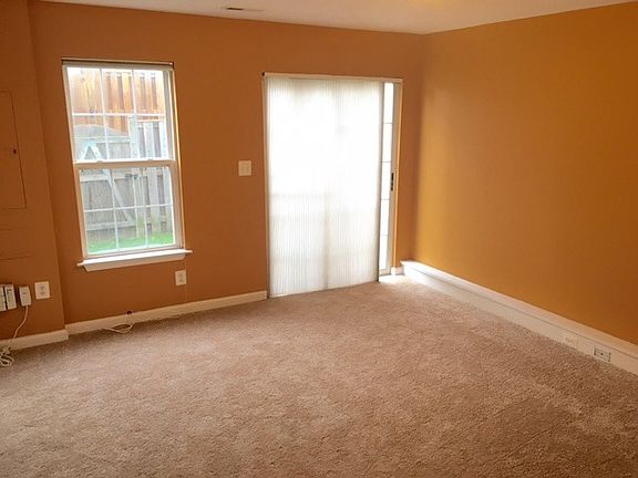 3rd image of 13502 Hamlet Square Ct