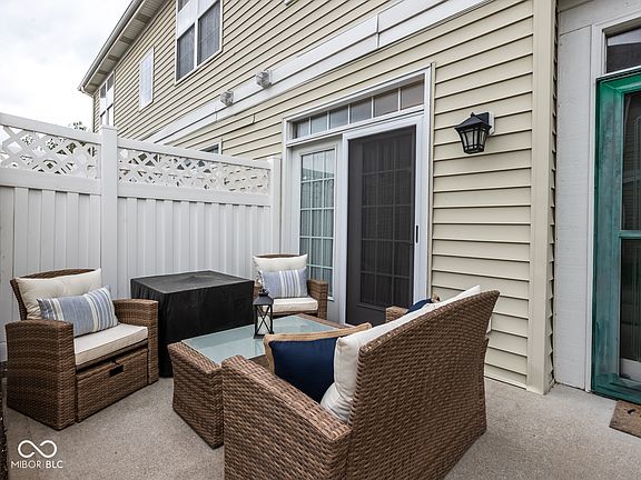 2nd image of 2326 Colfax Ln