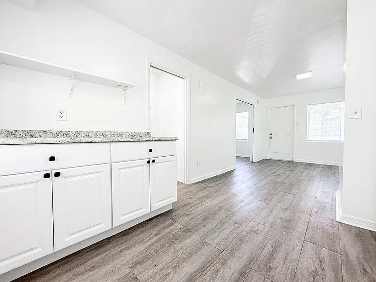 521 S Federal Hwy #6 — Photo 6