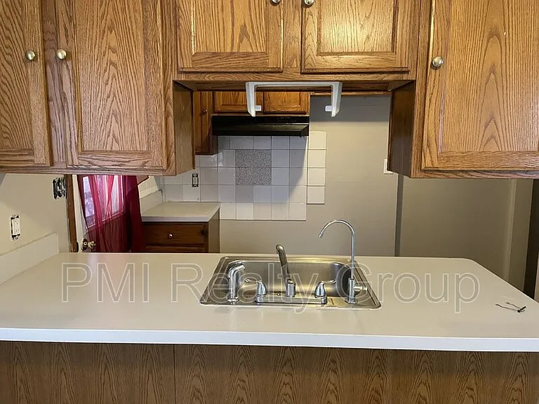25561 Tungsten Rd — Photo 4