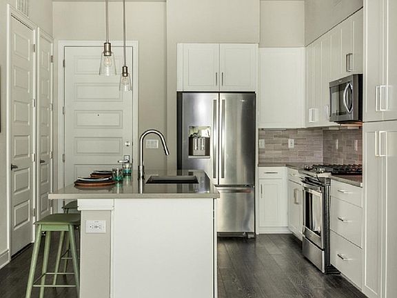 4th image of 1304 W 5th St #2B-417