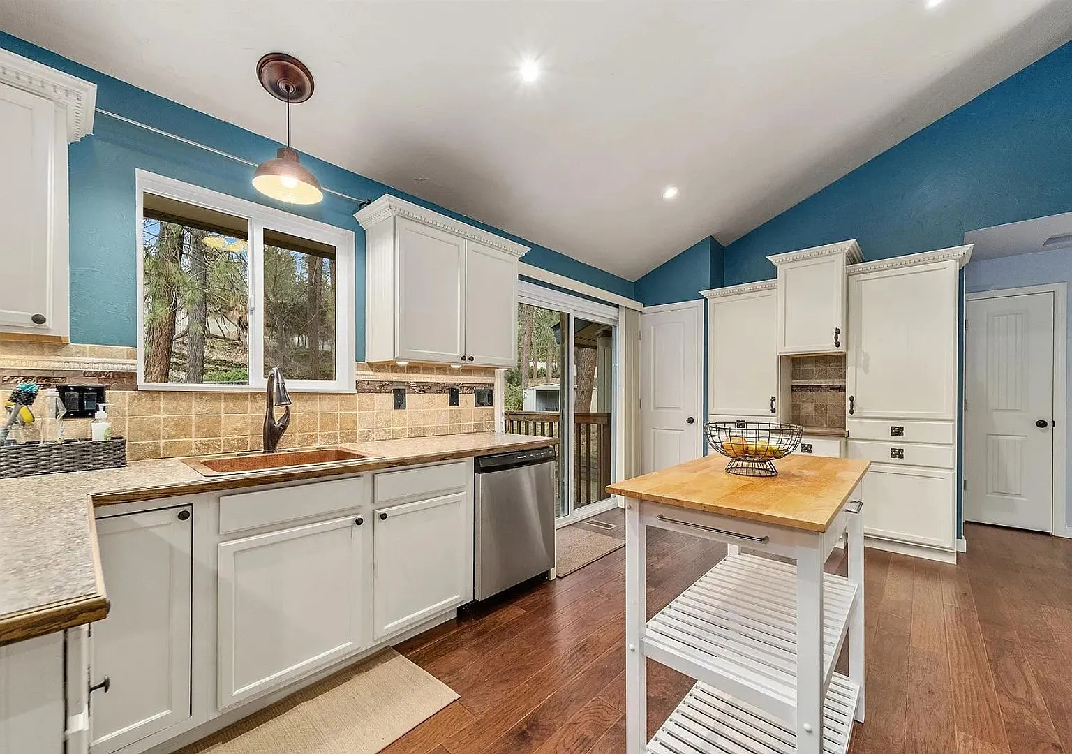 Spacious 5-Bedroom Indian Trail Home with Finished Basement, 2 car Garage, Pet Friendly — Photo 4