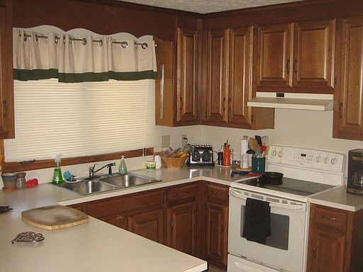 4th image of 5824 Hawthorn Ln