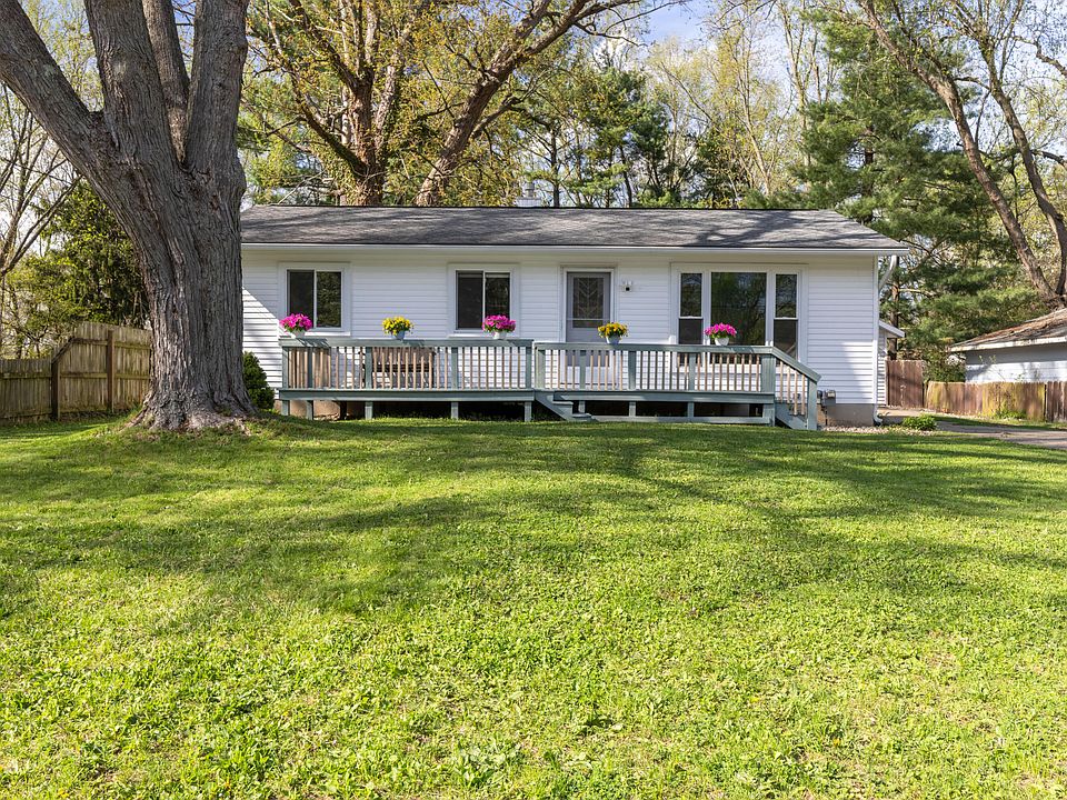 1st image of 2831 Briarwood Dr