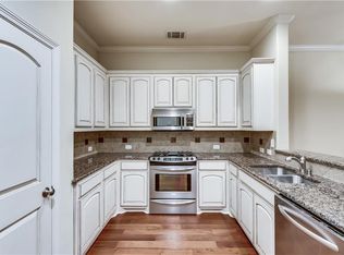 8823 Tudor Pl, Dallas, TX 75228