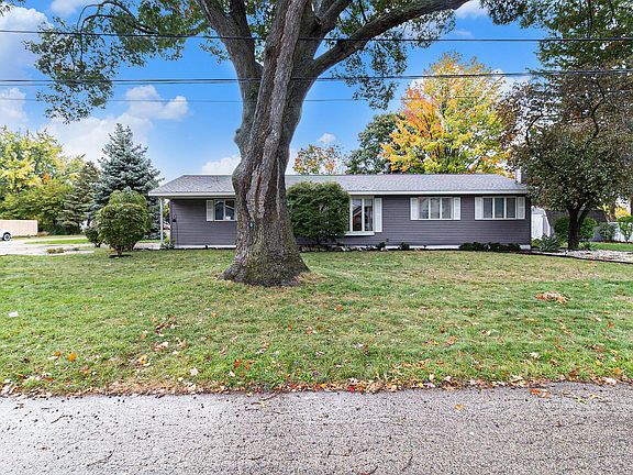 5th image of 2401 Marquard Ave