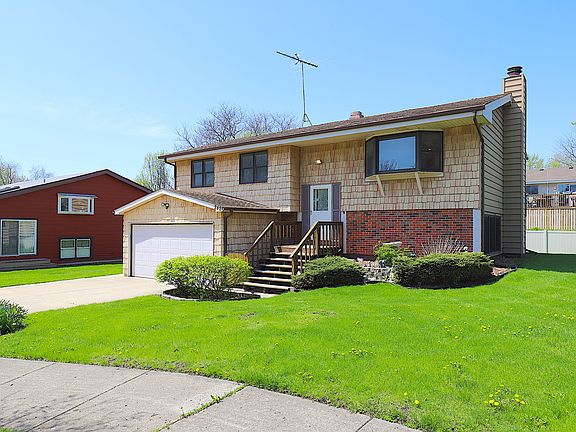 4th image of 242 Langton Ct