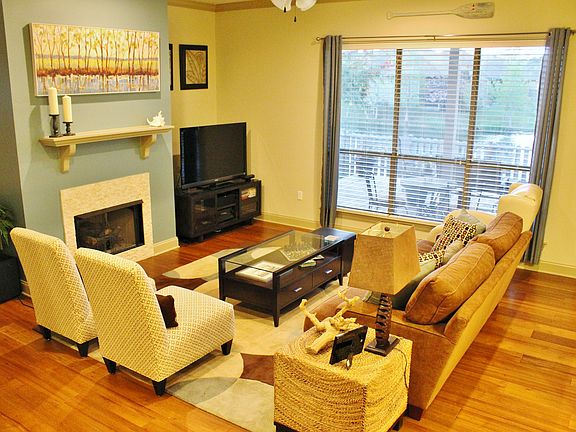 3rd image of 3016 Southbank Dr
