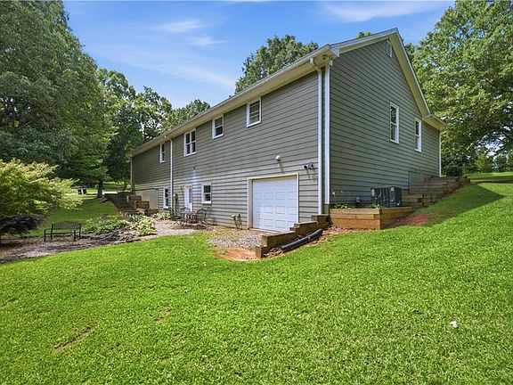 5th image of 1470 Jackson Dr