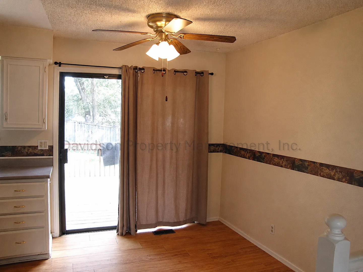Great 4 Bedroom House in North Colorado Springs — Photo 4