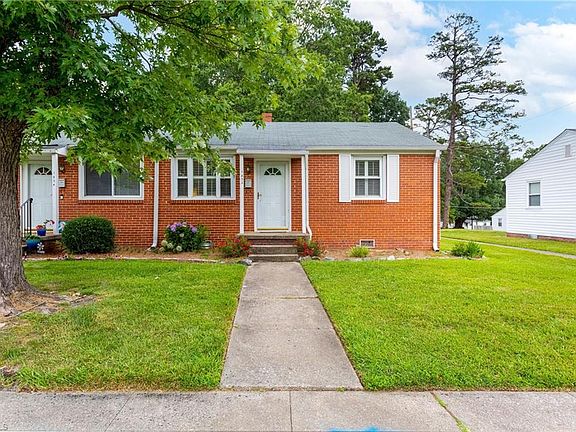 2nd image of 1832 Villa Dr