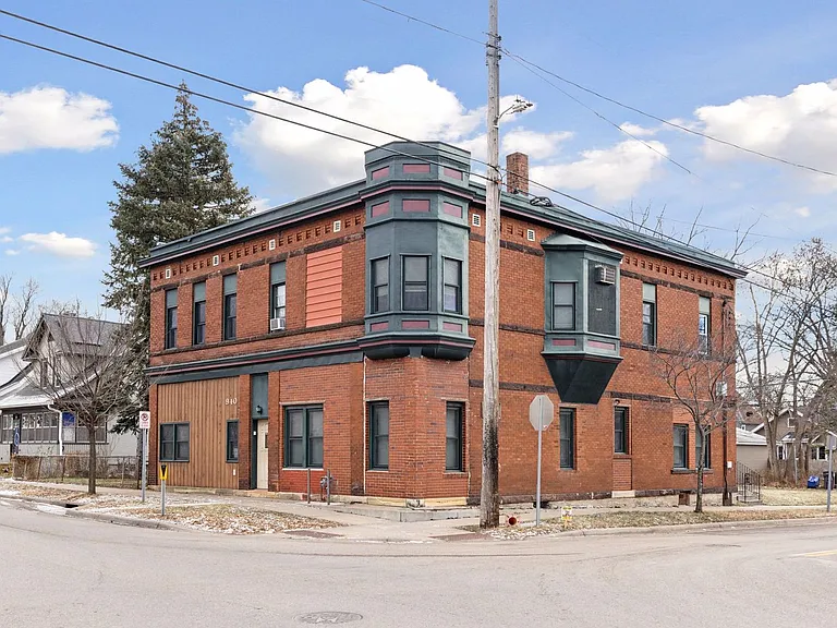 938 - 940 East 3rd Street — Photo 18