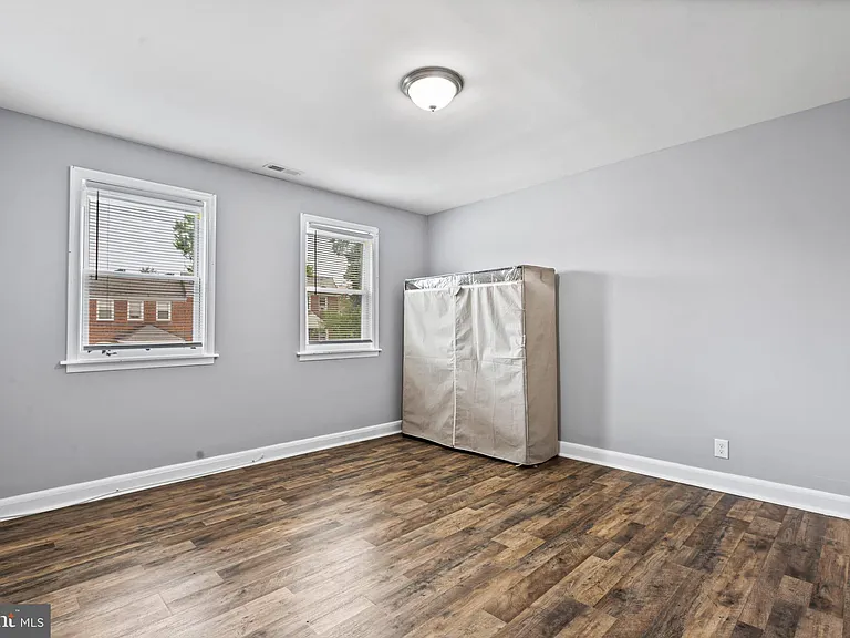 1015 Lyndhurst St — Photo 22