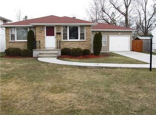 34 Hardt Ln, Amherst, NY 14226