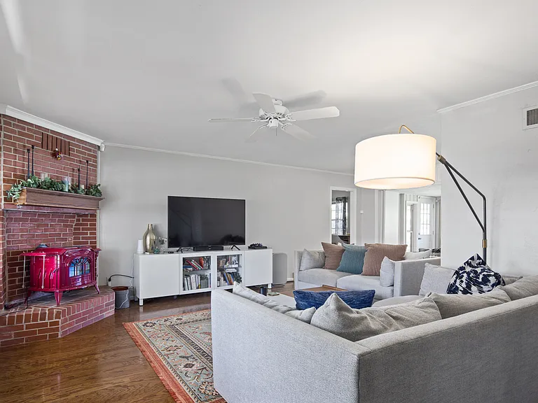 1719 Westminster Pl — Photo 3