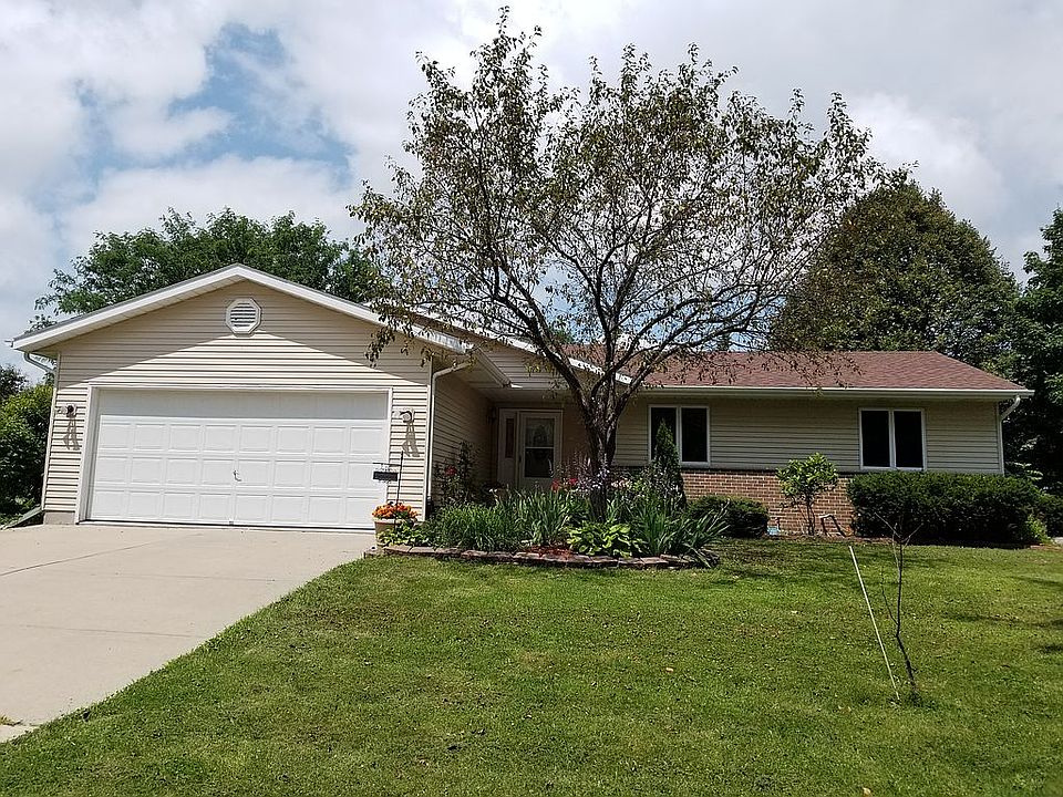 1st image of 870 Oakwood Ln