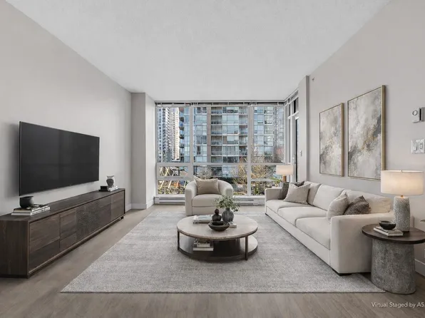 2968 Glen Dr #706, Coquitlam, BC V3B 0C4