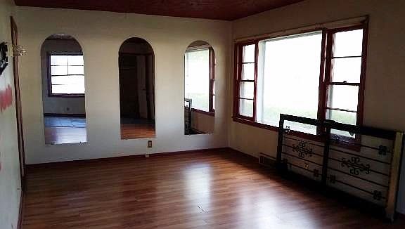 4th image of 3718 N Dequincy St