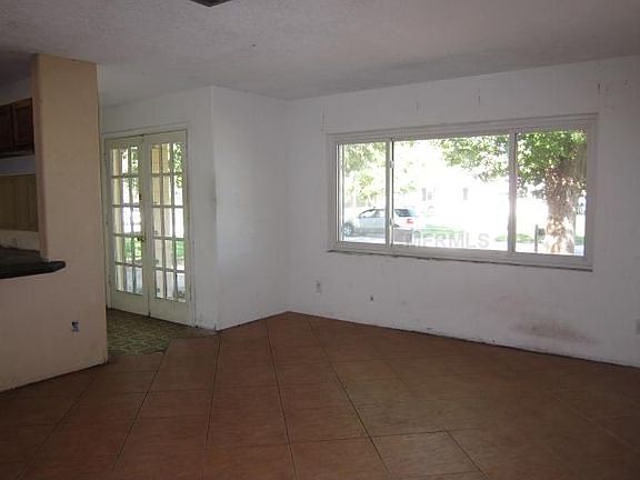 3rd image of 2057 Cocos Ln