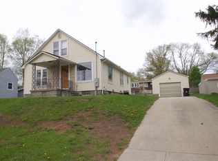 1417 W 19th St, Cedar Falls, IA 50613