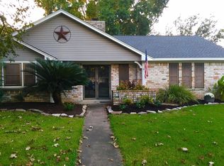 2009 N Rockisland St, Angleton, TX 77515