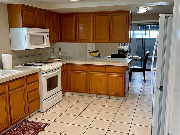 4th image of 16866 Spaatz Cir